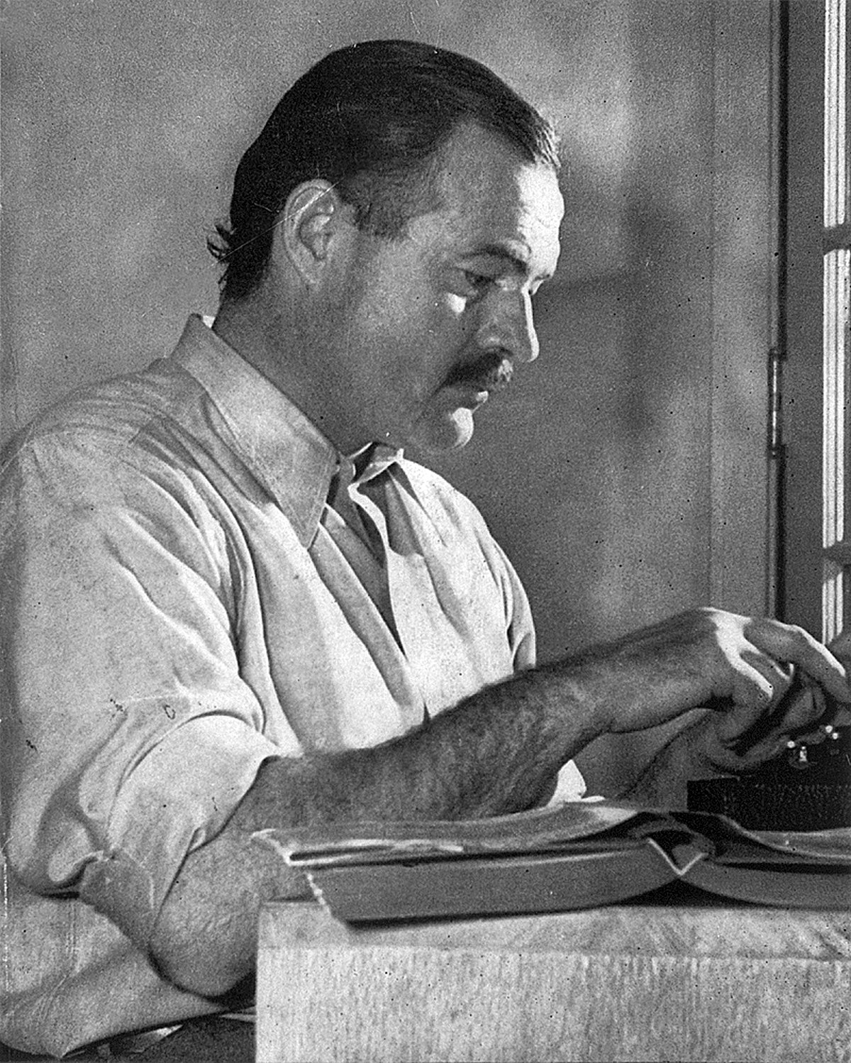 How Many Books Did Ernest Hemingway Write? Explanation 